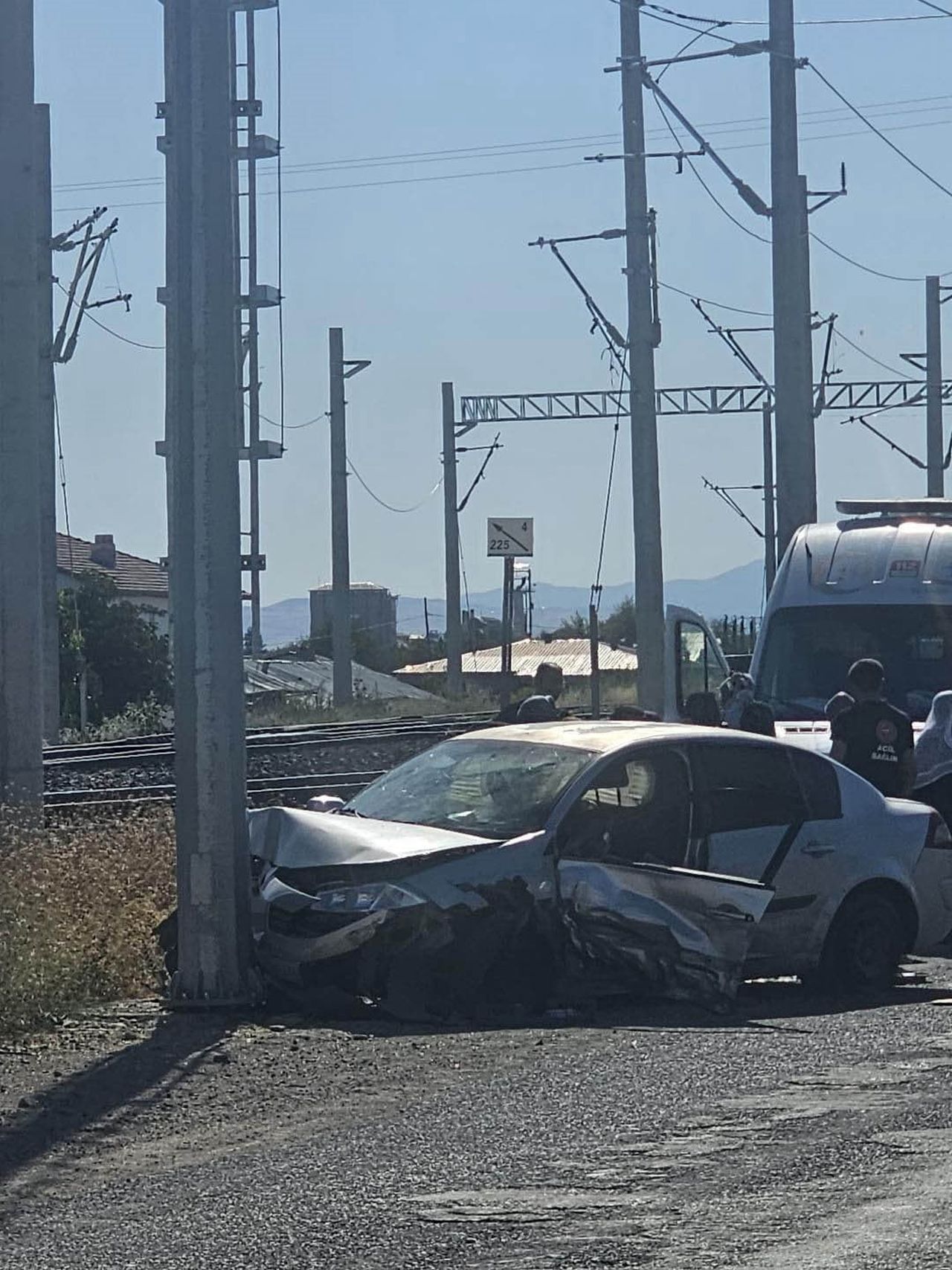 ELAZIĞ’DA İKİ OTOMOBİLİN ÇARPIŞMASI SONUCU MEYDANA GELEN TRAFİK KAZASINDA 5 KİŞİ...