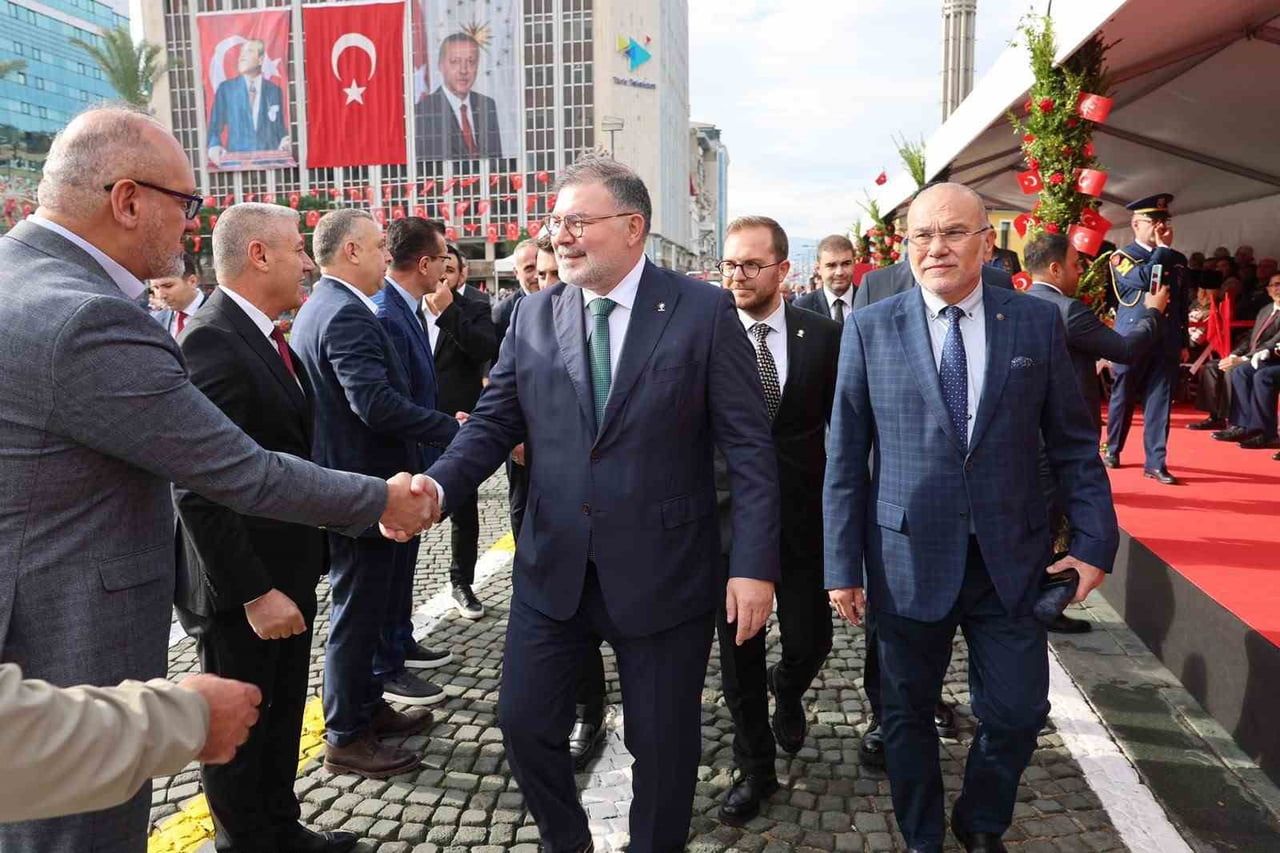AK PARTİ İZMİR İL BAŞKANI BİLAL SAYGILI, CUMHURİYET’İN İLANININ 103’ÜNCÜ YIL DÖNÜMÜ DOLAYISIYLA...