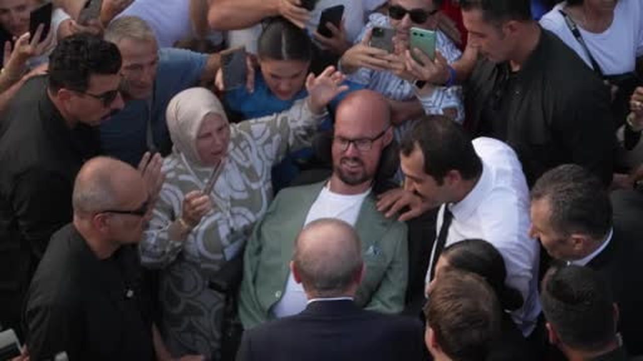Cumhurbaşkanı Erdoğan, engelli vatandaş ile sohbet etti