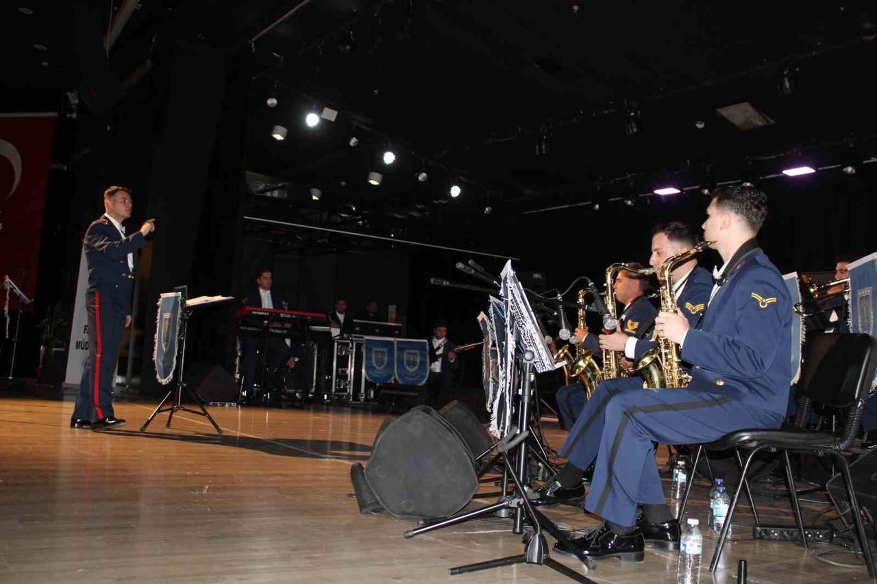 HAVA KUVVETLERİ KOMUTANLIĞI CAZIN KARTALLARI ORKESTRASI TARAFINDAN, KAYSERİ 2'NCİ HAVA BAKIM...