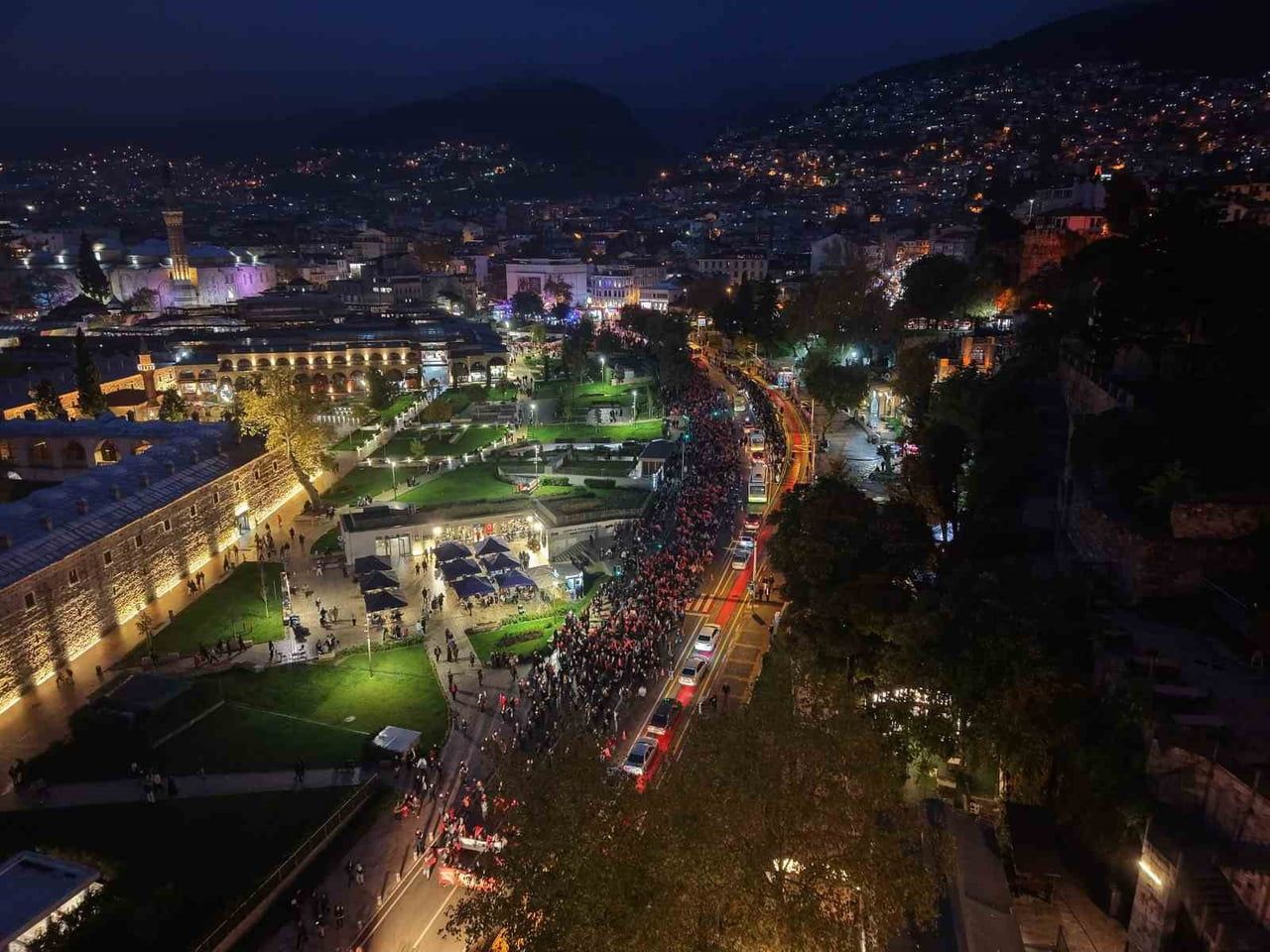 BURSA BÜYÜKŞEHİR BELEDİYESİ TARAFINDAN CUMHURİYET BAYRAMI DOLAYISIYLA DÜZENLENEN KORTEJDE MARŞLAR...