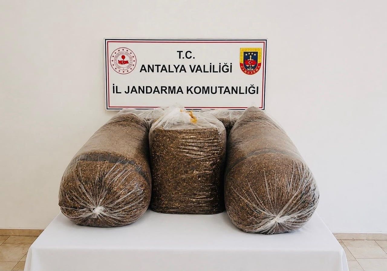 ANTALYA’DA JANDARMA EKİPLERİNİN AKSU VE SERİK İLÇELERİNDE KAÇAK TÜTÜN VE TÜTÜN MAMULLERİNE YÖNELİK...