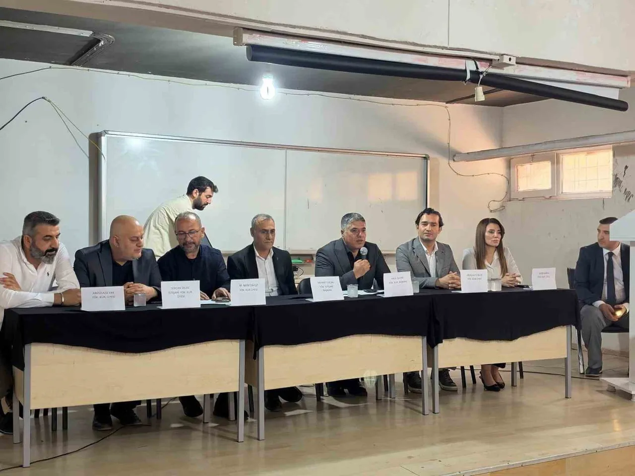 ŞIRNAK'IN CİZRE İLÇESİNDE AHİLİK HAFTASI ETKİNLİKLERİ KAPSAMINDA DÜZENLENEN SEMİNERDE, MESLEKİ...