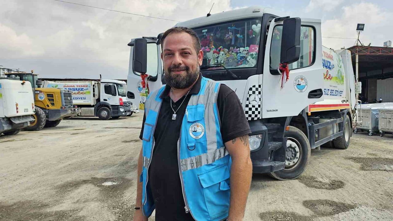 HATAY'DA DEPREMDE BABASINI VE KIZ KARDEŞİNİ KAYBEDEN BELEDİYE PERSONELİ SÜLEYMAN YILDIZ, GÖREV...