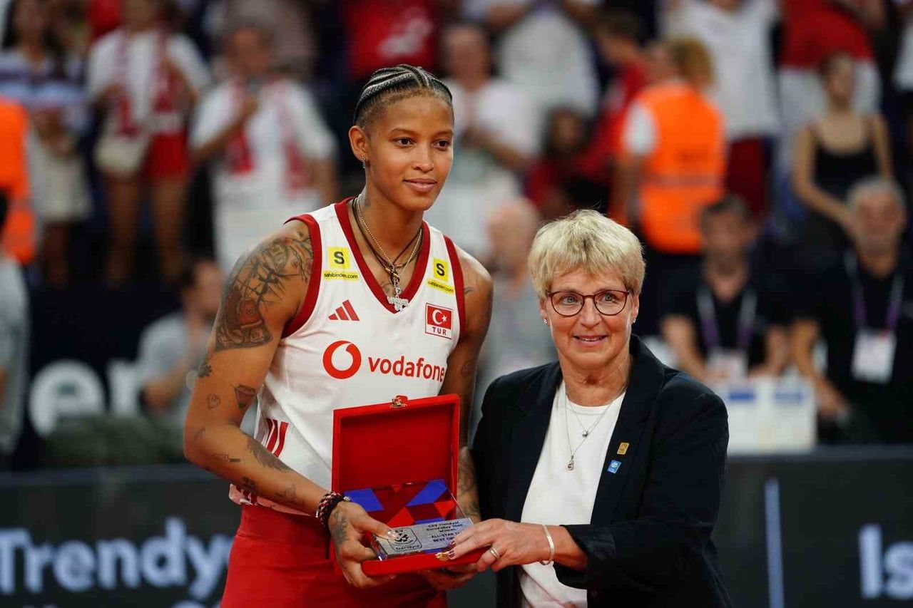 EN DEĞERLİ OYUNCU MVP: MELİSSA VARGAS