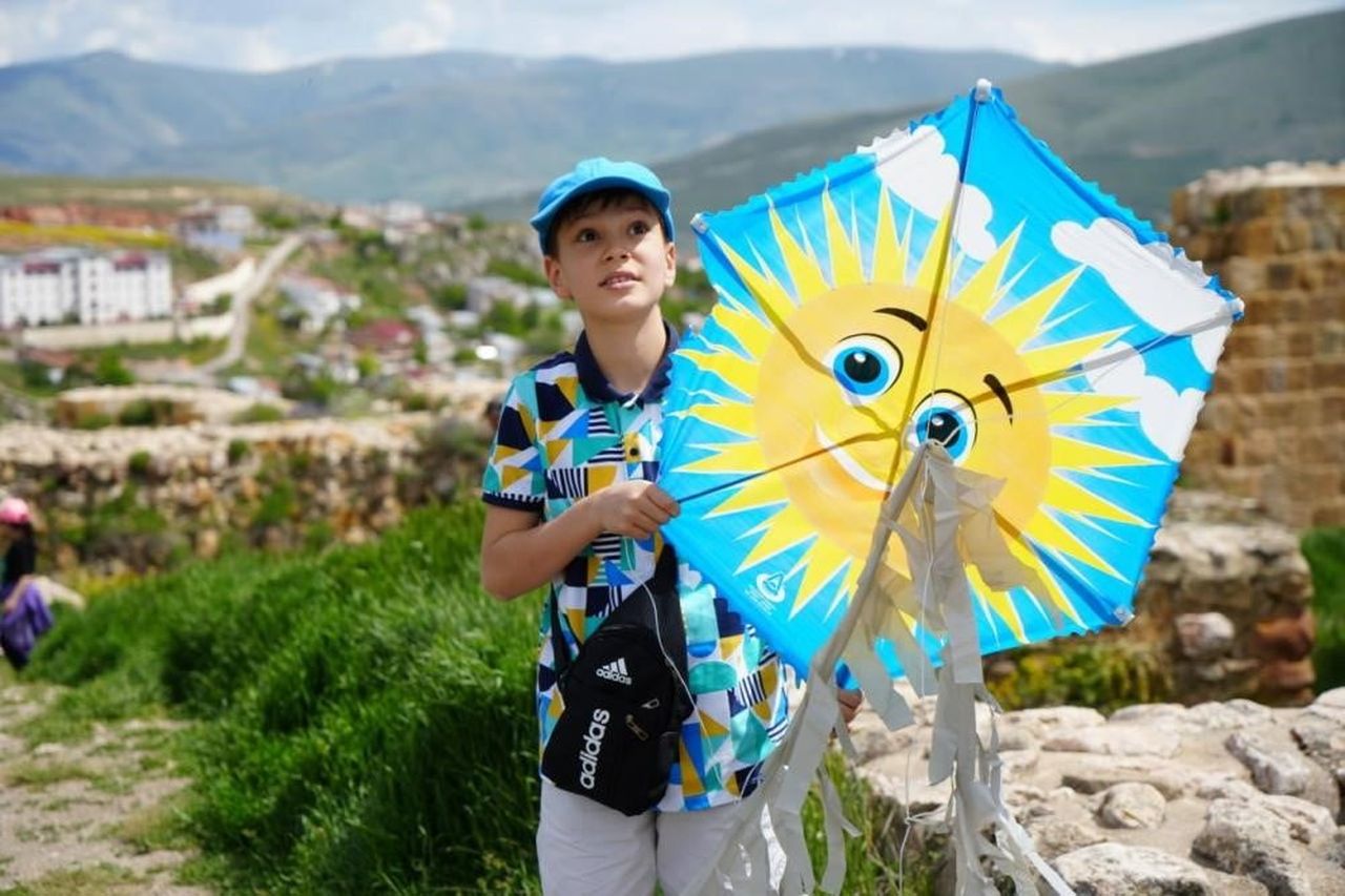 BAYBURT’TA UÇURTMALAR GAZZE’DEKİ ÇOCUKLAR İÇİN UÇURULACAK