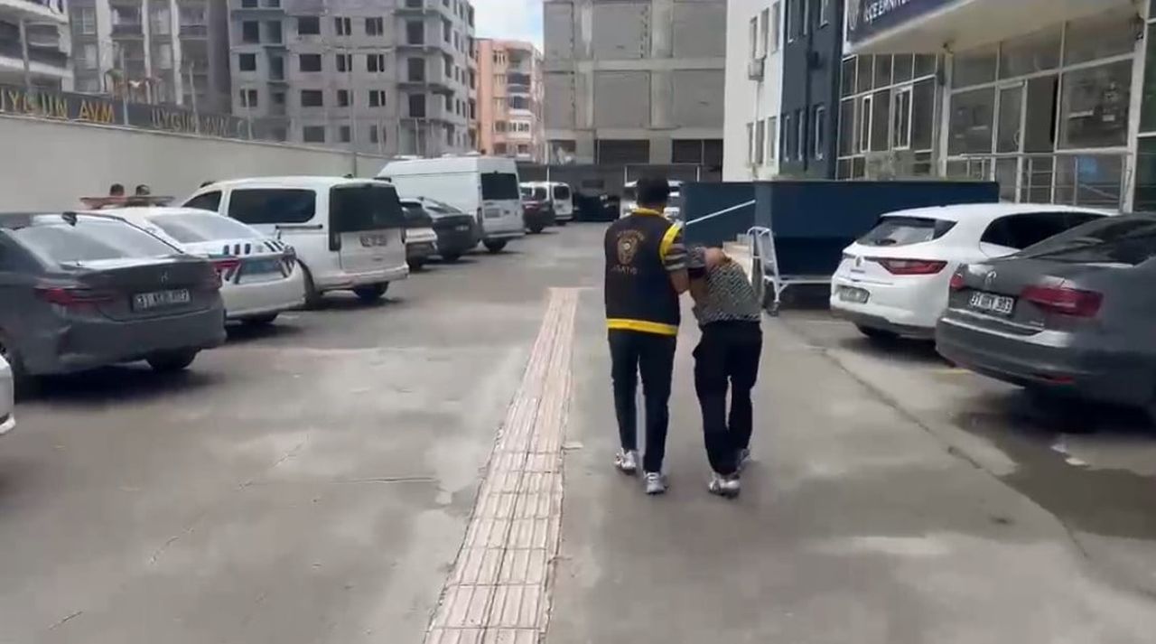 HATAY EMNİYET MÜDÜRLÜĞÜ EKİPLERİ TARAFINDAN İSKENDERUN’DA ARANAN ŞAHSIN YAKALANMASINA YÖNELİK...