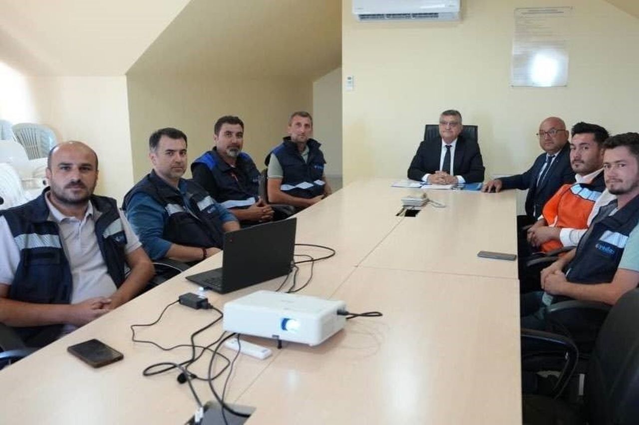 SİNOP VALİSİ MUSTAFA ÖZARSLAN (KARŞIDA) VE YEDAŞ SİNOP BÖLGE MÜDÜRÜ KORAY KESEROĞLU'NUN (SAĞ...
