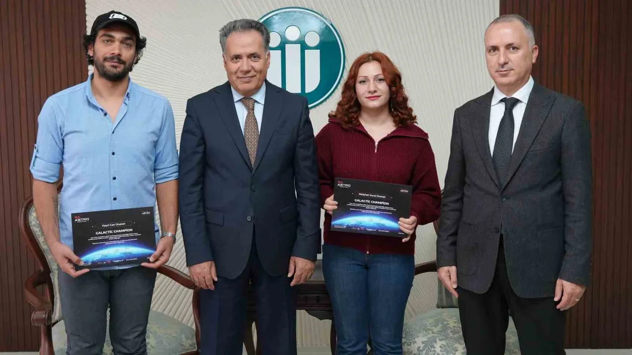 İNÖNÜ ÜNİVERSİTESİ ÖĞRENCİLERİNDEN UZAY TEKNOLOJİLERİNDE GALAKTİK ŞAMPİYONLUK