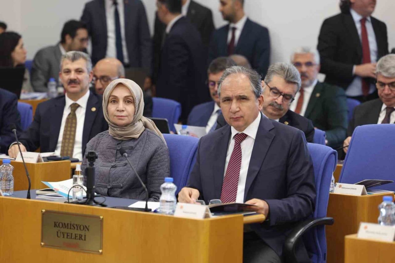 İSMAİL GÜNEŞ (SAĞDA)