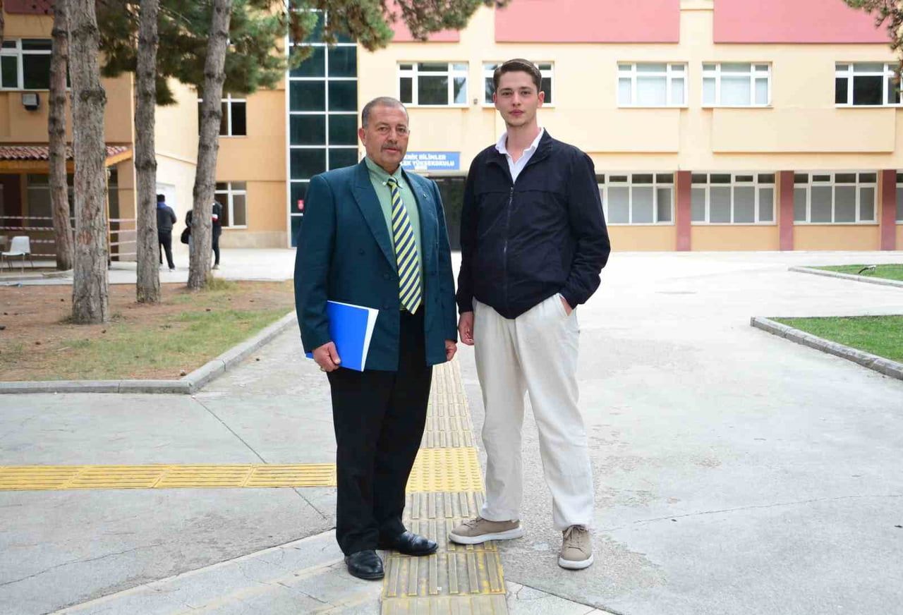VAHAP AKYOL VE OĞLU