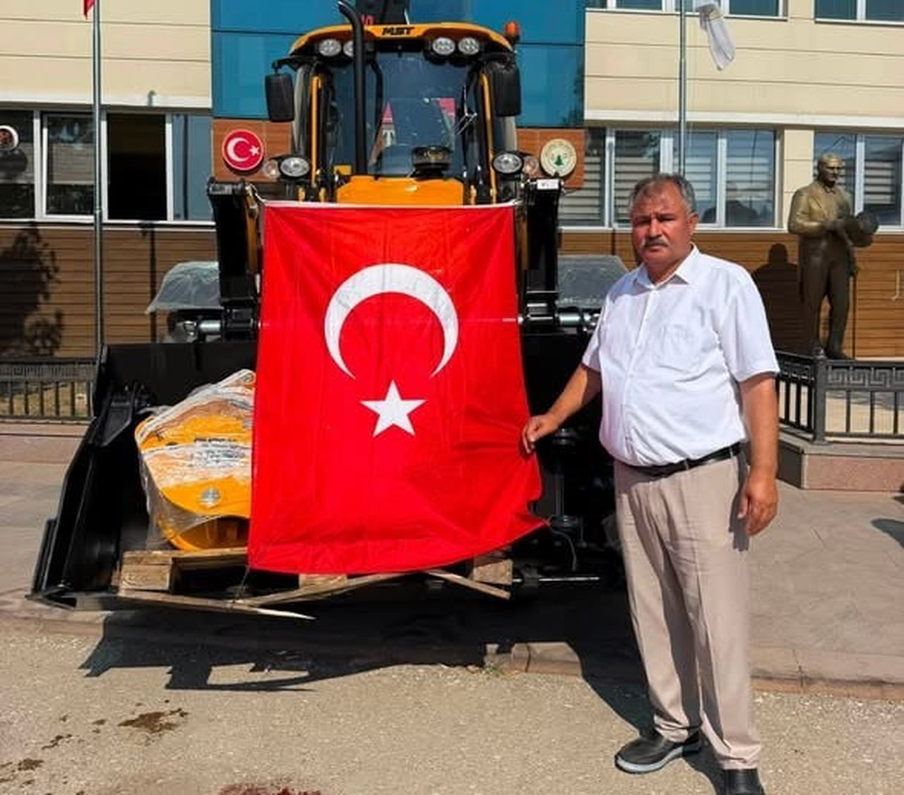 DENİZLİ’NİN BEYAĞAÇ BELEDİYE BAŞKANI SEZAYİ PÜTÜN, SADECE BELEDİYENİN ÖZ KAYNAKLARINI KULLANARAK...