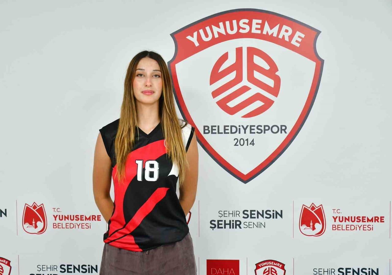 KADINLAR VOLEYBOL 2. LİG’DE YENİ SEZON HAZIRLIKLARINI SÜRDÜREN YUNUSEMRE BELEDİYESPOR, HÜCUM...