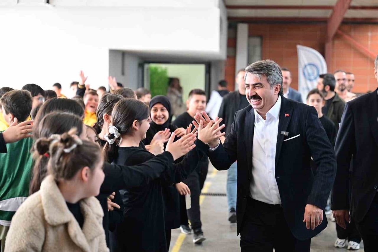 YILDIRIM BELEDİYE BAŞKANI OKTAY YILMAZ, MAHMUD CELALEDDİN ÖKTEN İMAM HATİP ORTAOKULU’NU ZİYARET...
