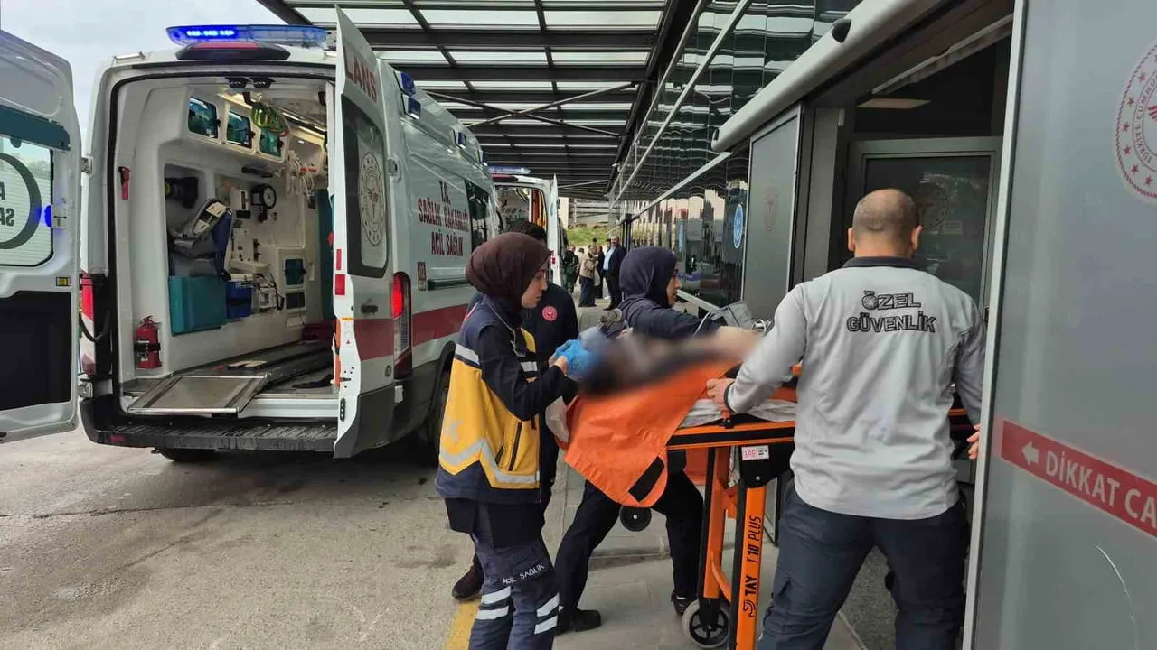 ZONGULDAK'TA RUHSATSIZ OLARAK İŞLETİLEN MADEN OCAĞINDA MEYDANA GELEN GÖÇÜKTE KALAN 51 YAŞINDAKİ...