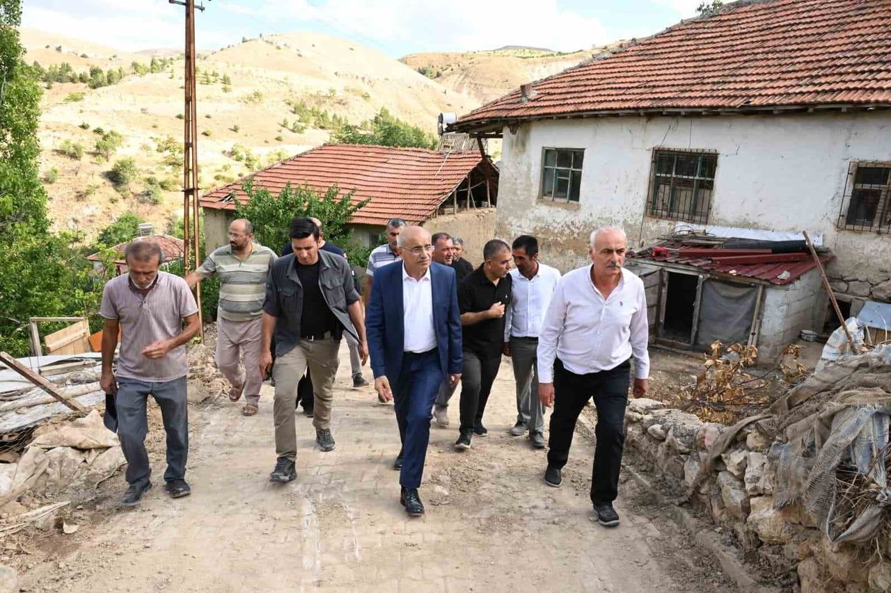BAŞKAN SAMİ ER, SEL FELAKETİNİN YAŞANDIĞI KOCAÖZÜ’NÜ ZİYARET ETTİ