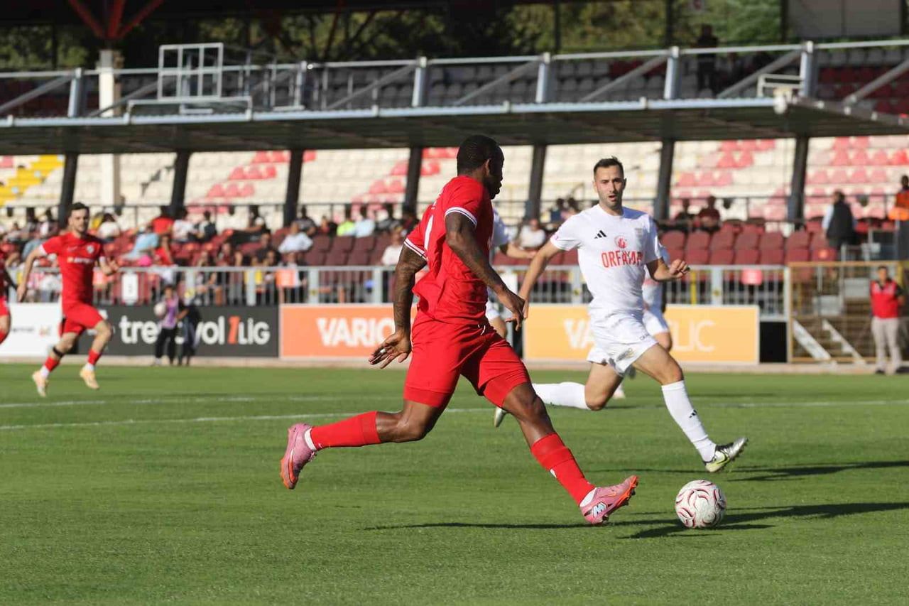 TRENDYOL 1. LİG'İN 7. HAFTASINDA BOLUSPOR, SAHASINDA PENDİKSPOR İLE 1-1 BERABERE KALDI.