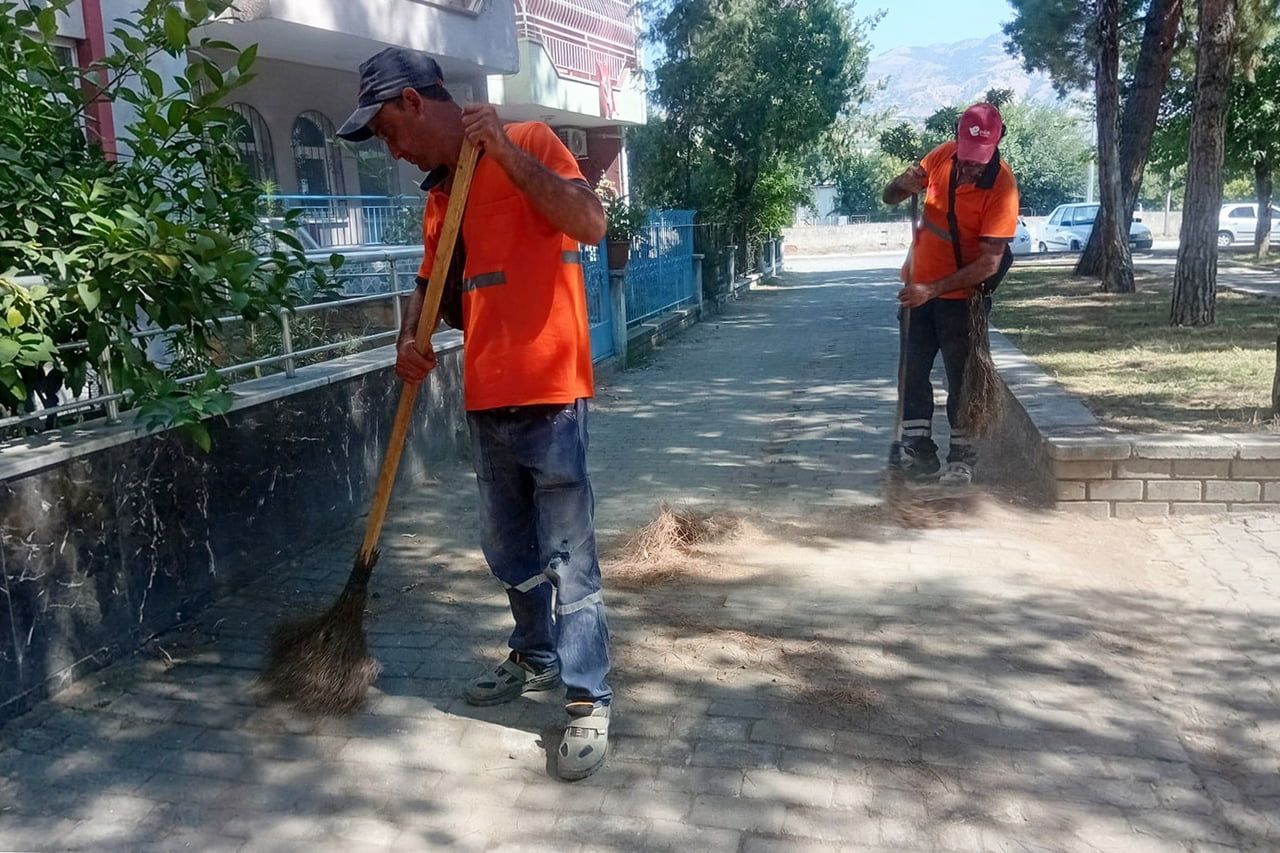 EFELER BELEDİYESİ EKİPLERİ, ASTİS SANAYİ BÖLGESİ BAŞTA OLMAK ÜZERE YEDİEYLÜL, FATİH VE ÇEŞTEPE...