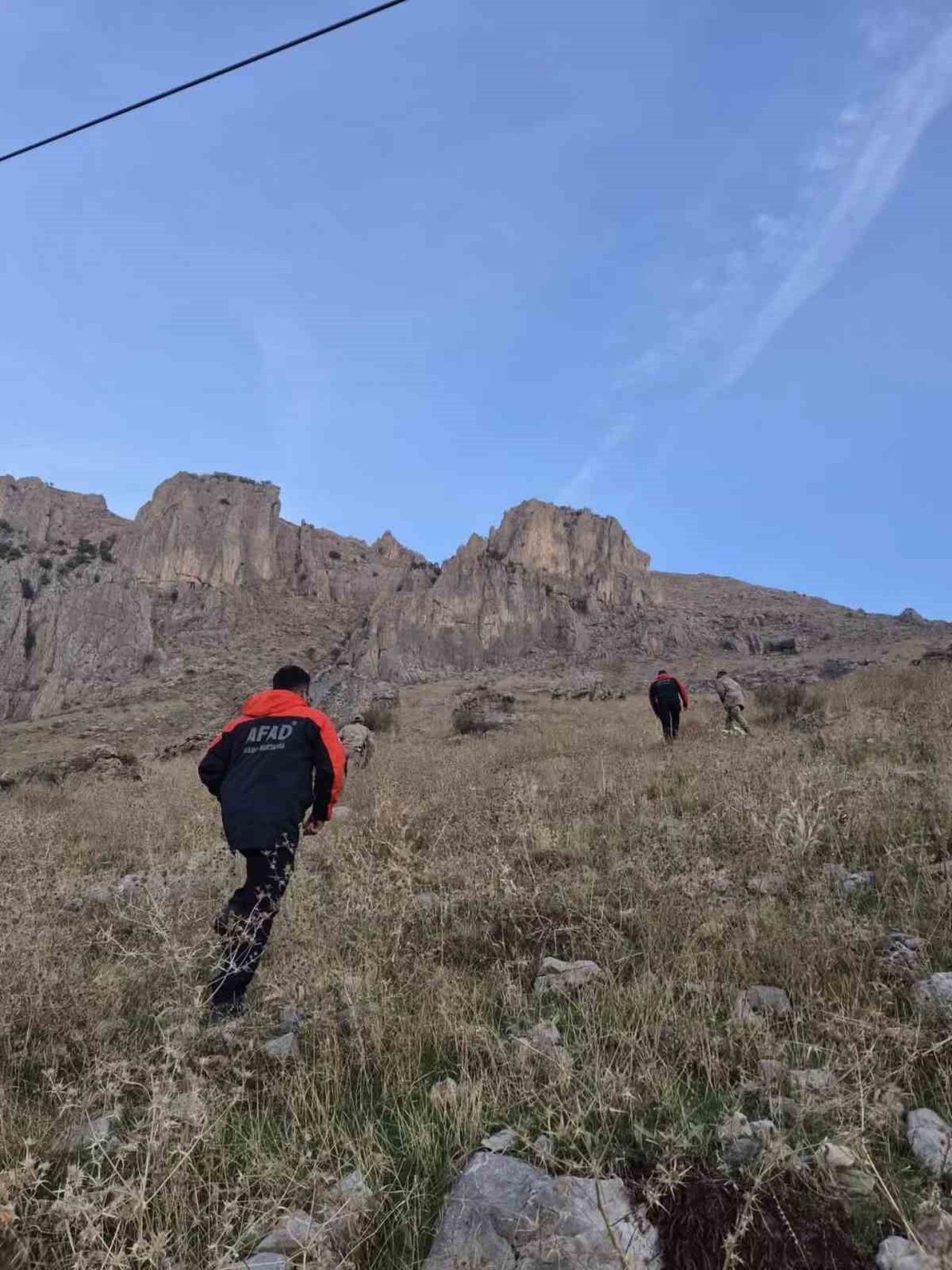 ŞIRNAK’TA KAYIP OLDUĞU BİLDİRİLEN 20 YAŞINDAKİ İŞİTME ENGELLİ VATANDAŞ, AFAD VE JANDARMA...