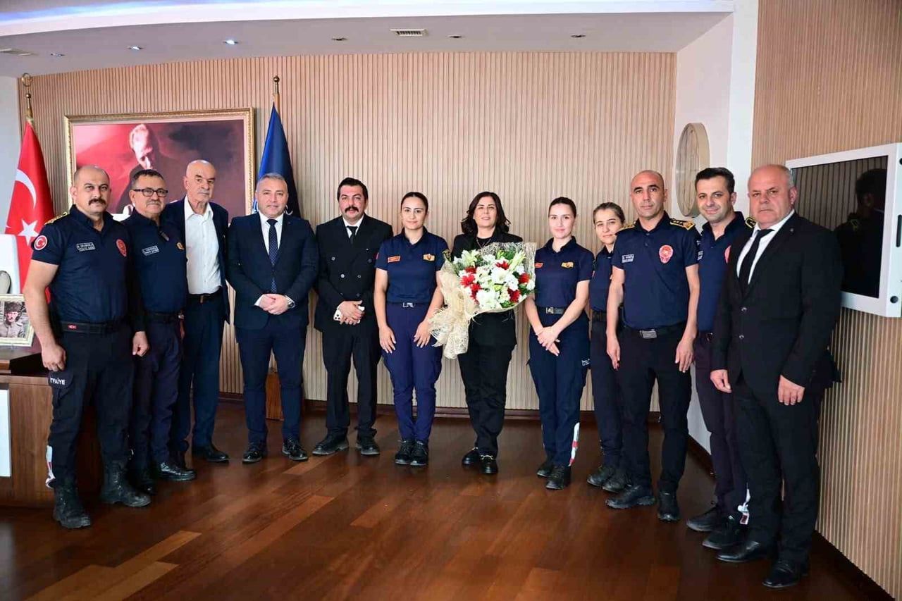 İTFAİYE HAFTASI DOLAYISIYLA BÜYÜKŞEHİR BELEDİYESİ İTFAİYE DAİRE BAŞKANLIĞI EKİPLERİNİ AĞIRLAYAN...