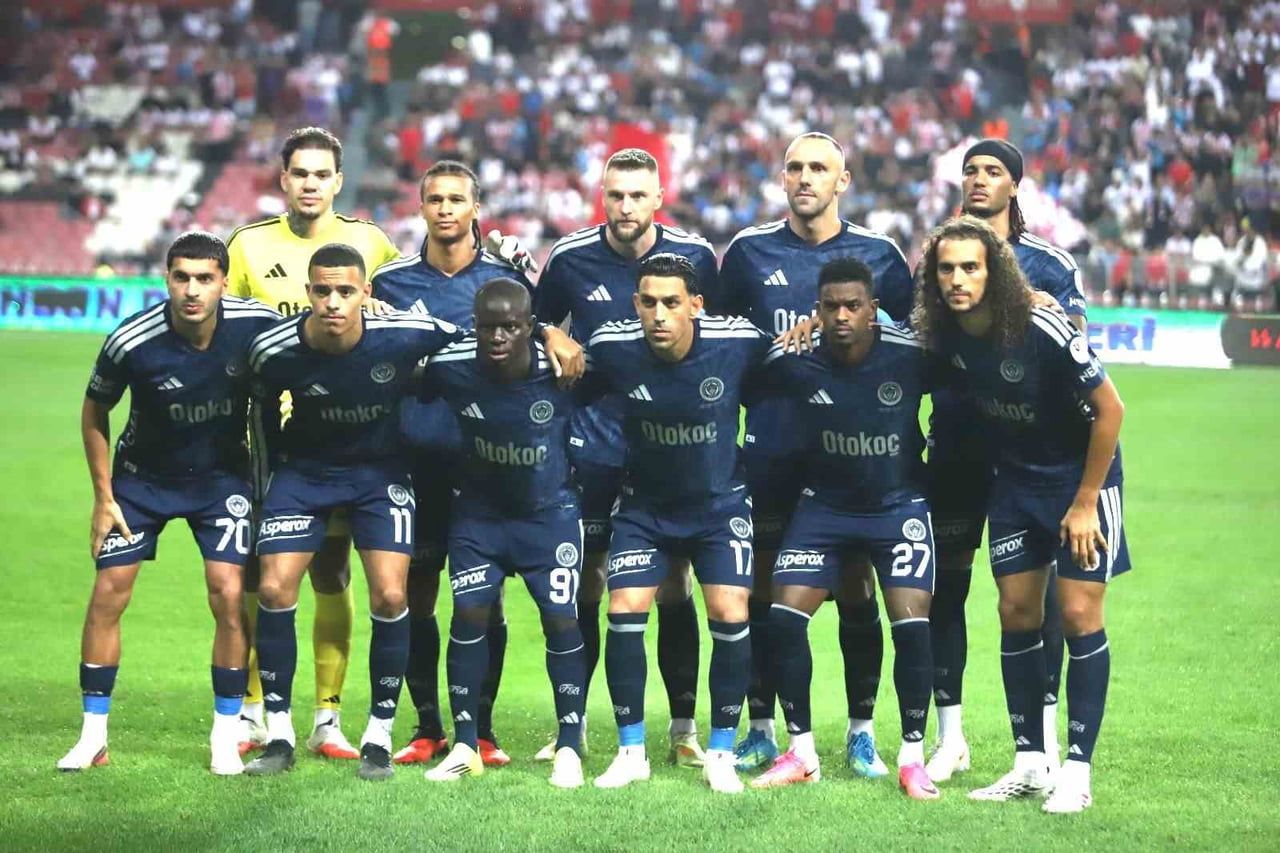 SAMSUNSPOR-FENERBAHÇE MAÇININ İLK 15 DAKİKASINDAN KARELER.
