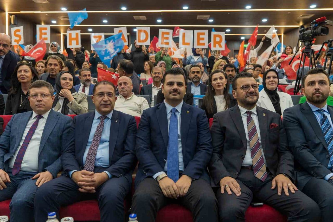 ‘TÜRKİYE YÜZYILI BULUŞMALARI’ KAPSAMINDA GELDİĞİ MANİSA’DA BİR DİZİ ZİYARET VE PROGRAMA KATILAN AK...