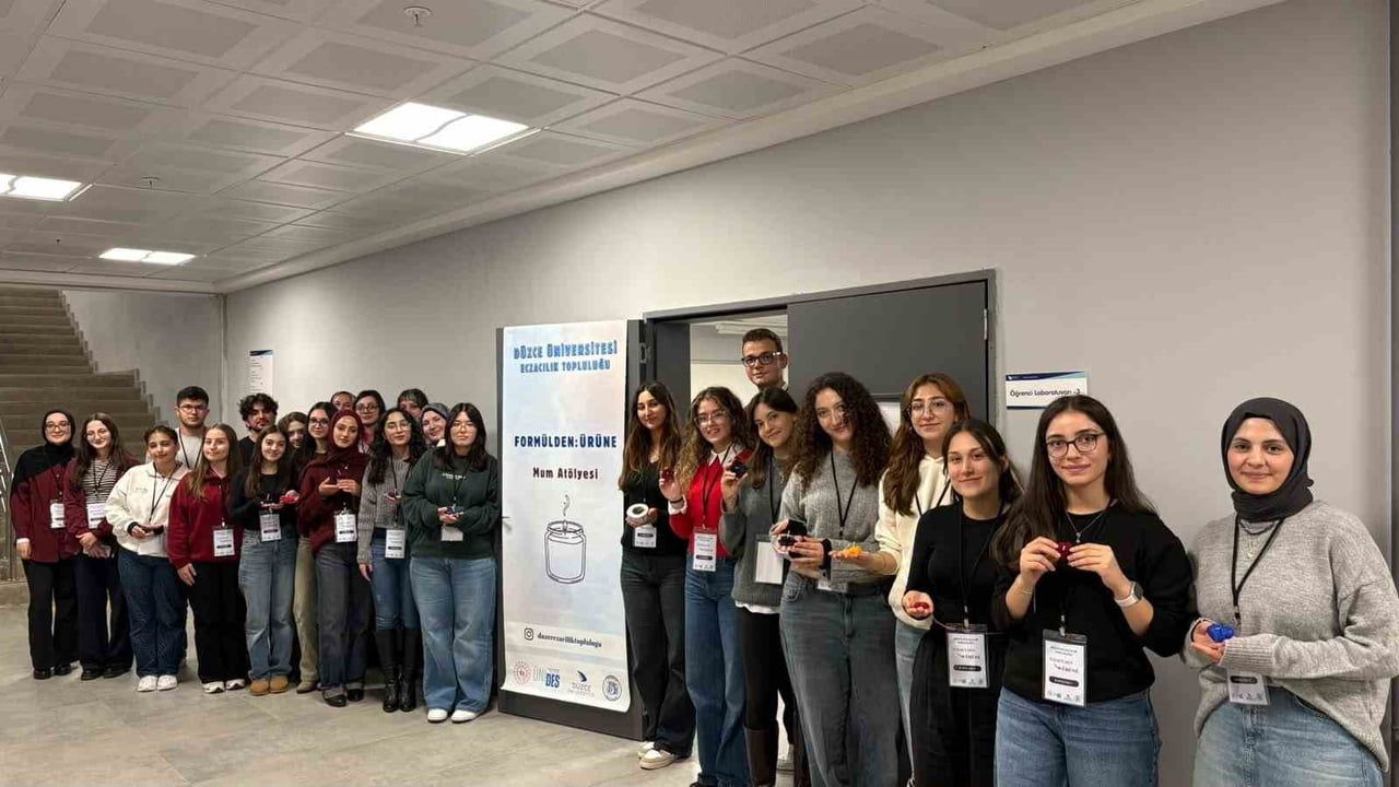 GENÇLİK VE SPOR BAKANLIĞININ ÜNİDES PROGRAMI KAPSAMINDA DÜZCE ECZACILIK TOPLULUĞU TARAFINDAN MUM...