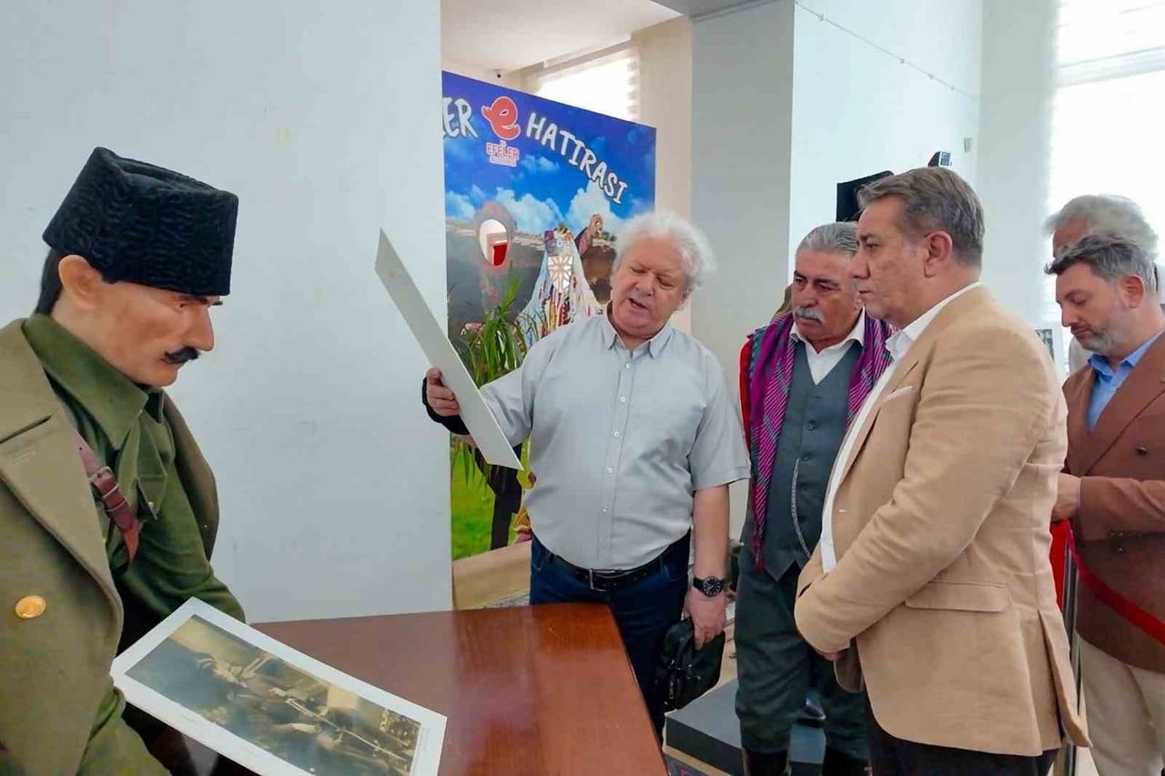 EFELER BELEDİYE BAŞKANI ANIL YETİŞKİN’İN ÖNCÜLÜĞÜNDE HAZIRLANAN “ZAFERDEN KURTULUŞA” SERGİSİ...