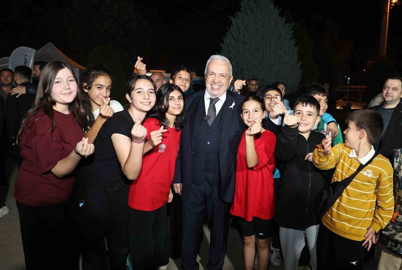 NİLÜFER BELEDİYE BAŞKANI ŞADİ ÖZDEMİR, "ŞADİ BAŞKAN’LA AKŞAM ÇAYI" BULUŞMALARI KAPSAMINDA AKÇALAR...