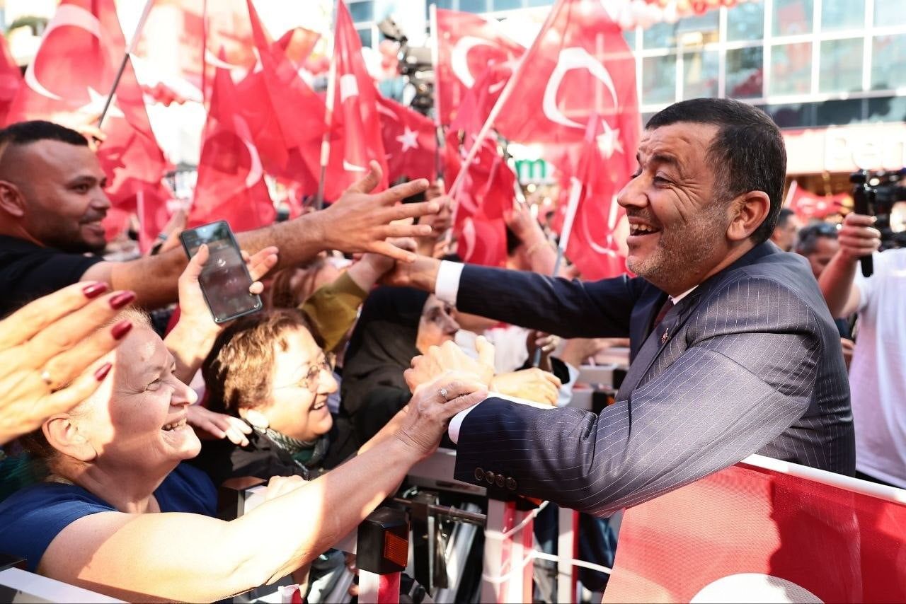 DENİZLİ BÜYÜKŞEHİR BELEDİYE BAŞKANI BÜLENT NURİ ÇAVUŞOĞLU, YENİ PARTİ GENEL BAŞKANI ÖZGÜR ÖZEL’İN...