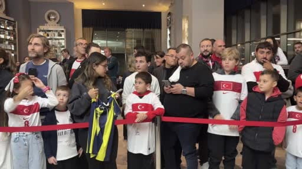 Nilüfer Belediye Başkanı Şadi Özdemir, bu akşam oynanacak Türkiye-İtalya maçı öncesinde iki milli...