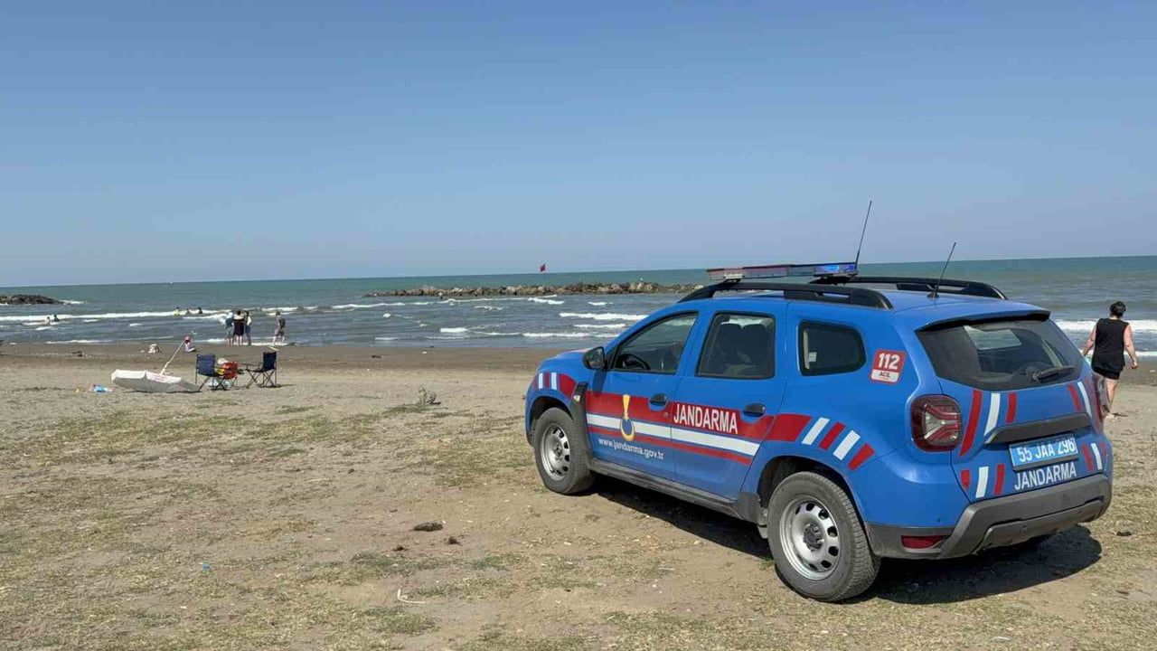 SAMSUN’UN 19 MAYIS İLÇESİ DEREKÖY MEVKİSİNDE DENİZE GİREN 4 KİŞİ, KISA ARALIKLARLA BOĞULMA...