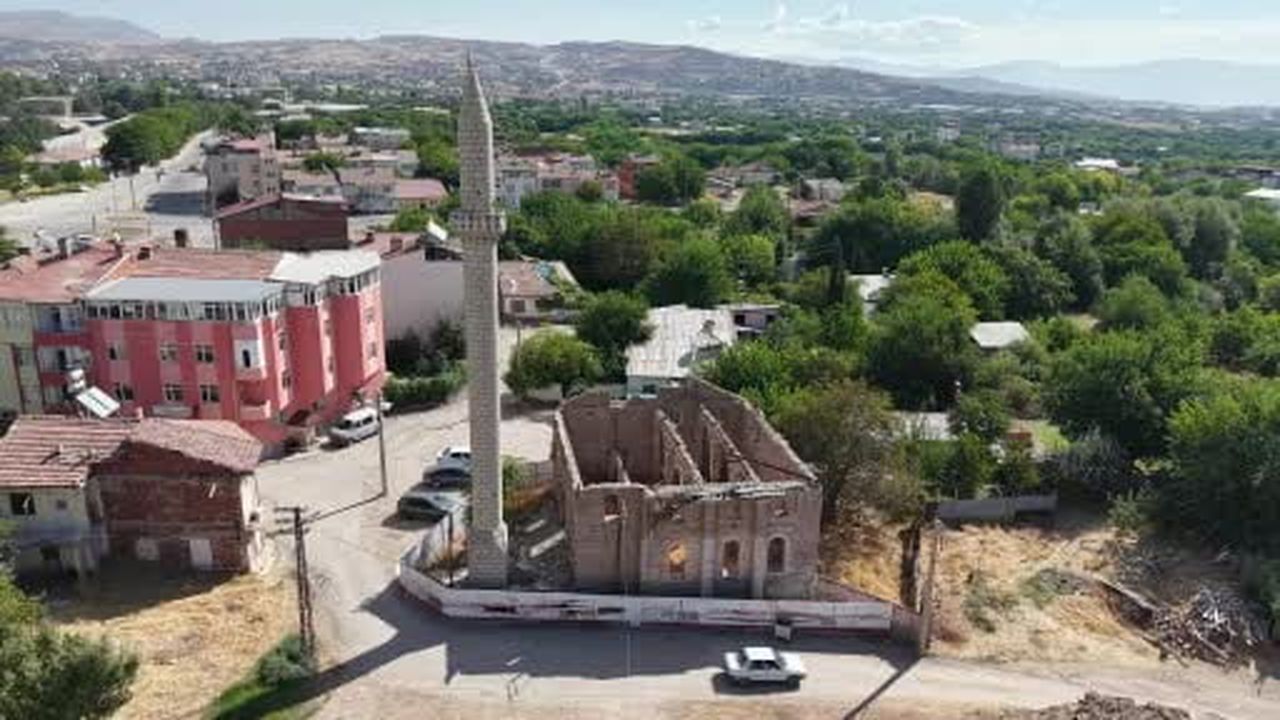 Elazığ'da 300 yıllık tarihi cami, 6 yıldır restore edilmeyi bekliyor