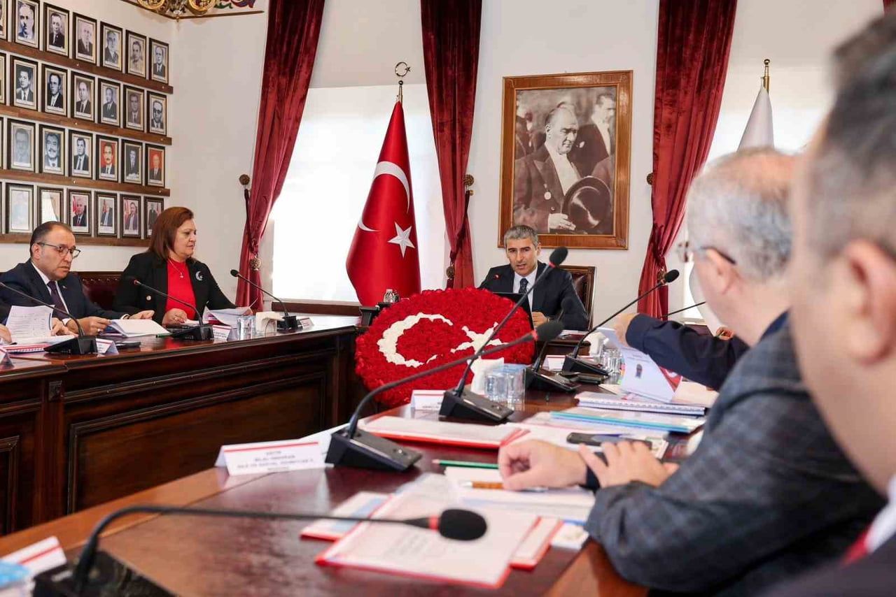 AFYONKARAHİSAR VALİSİ DR. NACİ AKTAŞ BAŞKANLIĞINDA, İLGİLİ KURUM TEMSİLCİLERİNİN KATILIMIYLA...