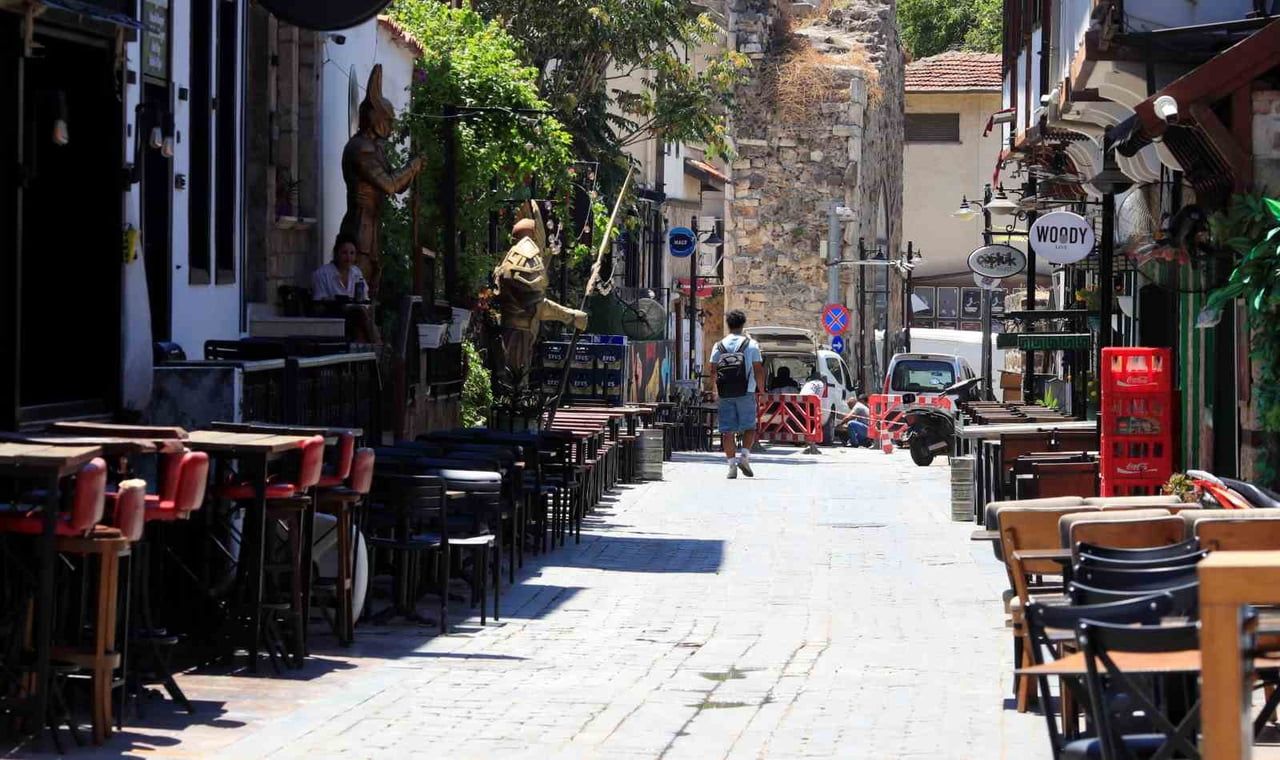 ANTALYA'NIN TURİZM MERKEZİ KALEİÇİ'NİN YAKLAŞIK 500 KİŞİ OLAN NÜFUSU ÖZELLİKLE YAZ AYLARI VE...