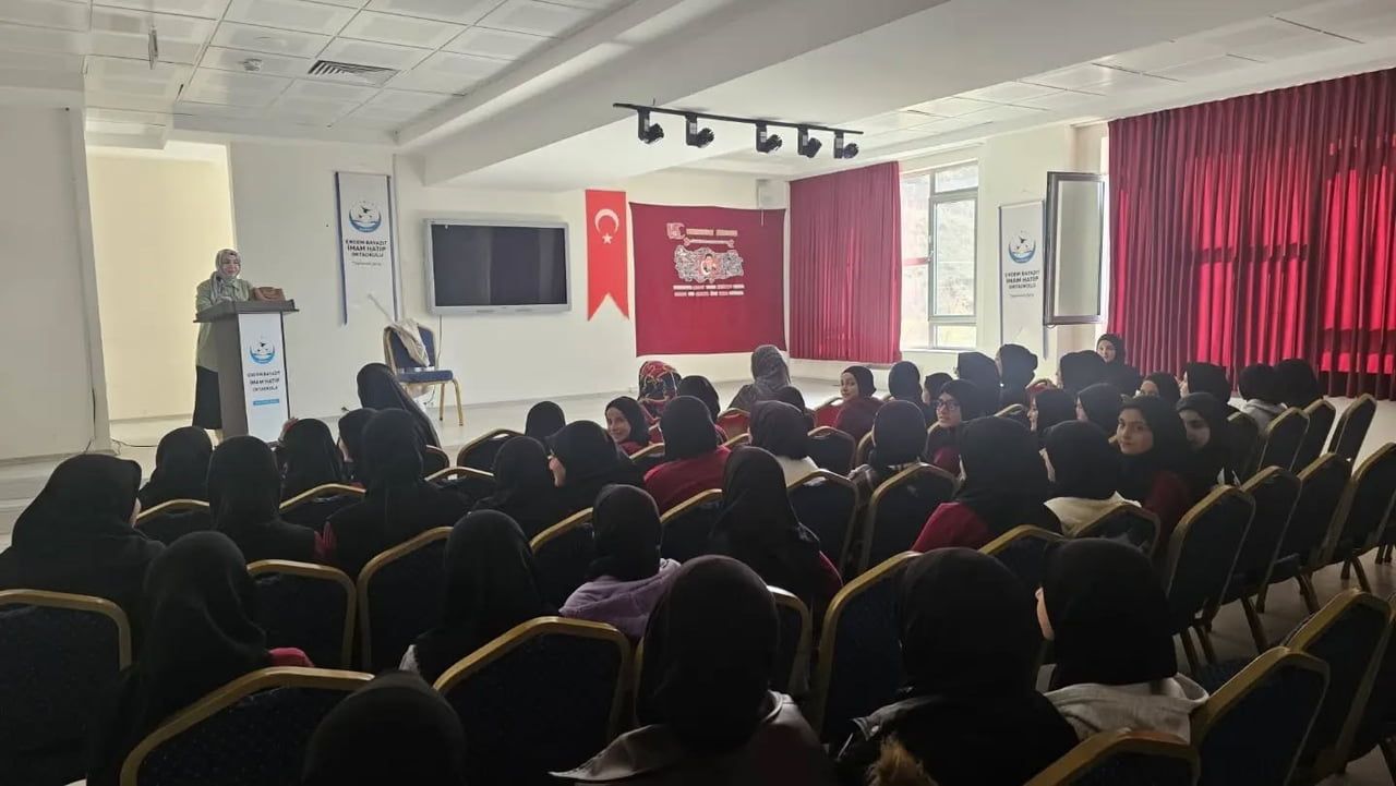 BAYBURT’TA ÖĞRENCİLERE SABIR VE TEVEKKÜLÜN ÖNEMİ ANLATILDI