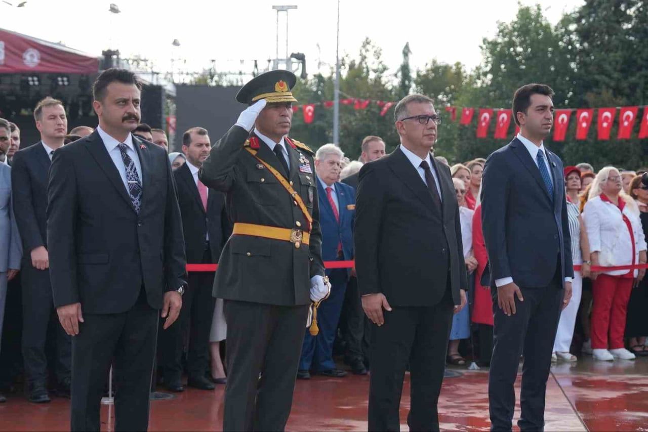 TUZLA’DA 30 AĞUSTOS ZAFER BAYRAMI’NIN 104'ÜNCÜ YIL DÖNÜMÜ DOLAYISIYLA DÜZENLENEN TÖRENLERDE BAYRAM...