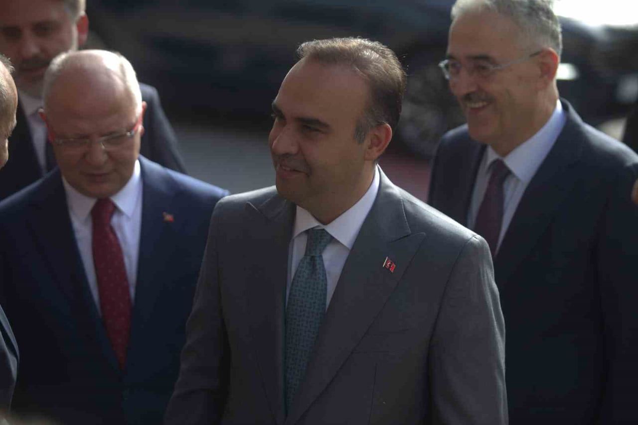 SANAYİ VE TEKNOLOJİ BAKANI MEHMET FATİH KACIR: "TÜRKİYE, YERLİ UZAY ARACIYLA AY’A GİTMEYE...