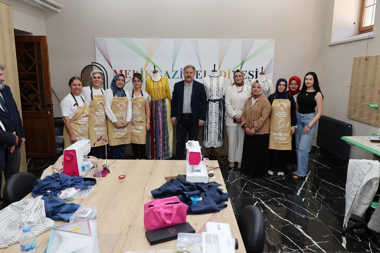 MELİKGAZİ BELEDİYESİ’NİN HUNAT MAHALLESİNDE HAYATA GEÇİRDİĞİ, GÖRSEL SANATLAR, GÜZEL SANATLAR...