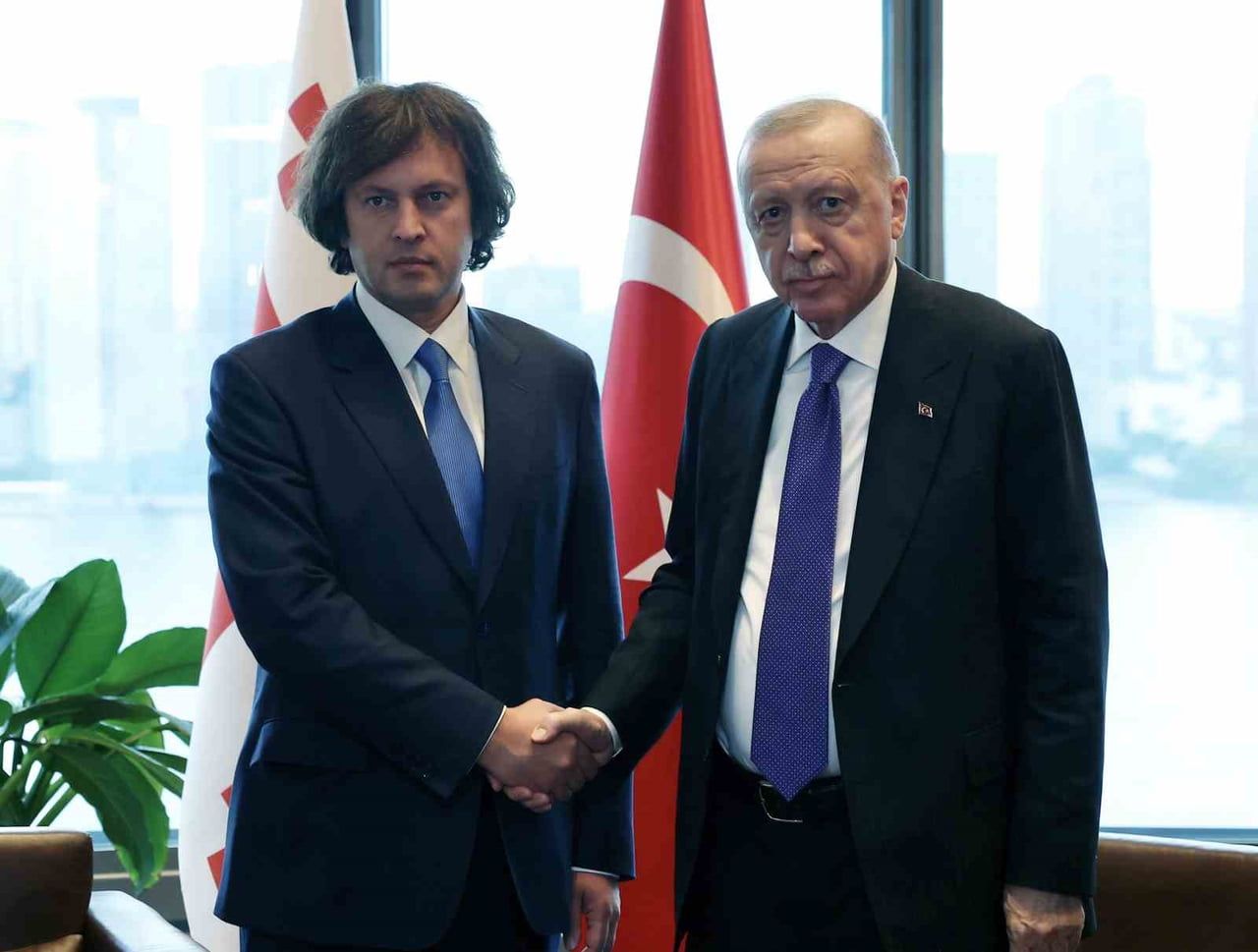 CUMHURBAŞKANI ERDOĞAN, GÜRCİSTAN BAŞBAKANI KOBAKHİDZE İLE GÖRÜŞTÜ