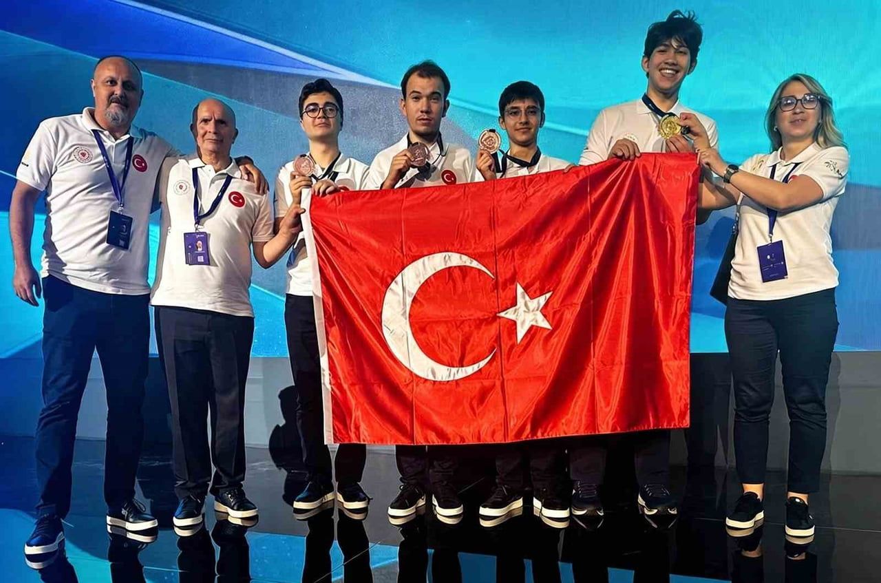 ENERJİ VE TABİİ KAYNAKLAR BAKANI ALPARSLAN BAYRAKTAR, ULUSLARARASI NÜKLEER BİLİM OLİMPİYATI'NDA...