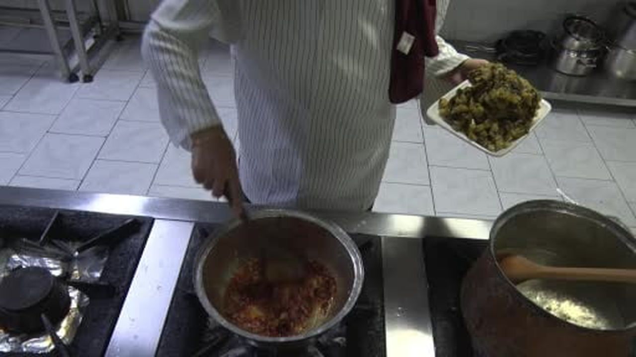 Devrek'in eski tatlarını yeni nesillere aktarıyor