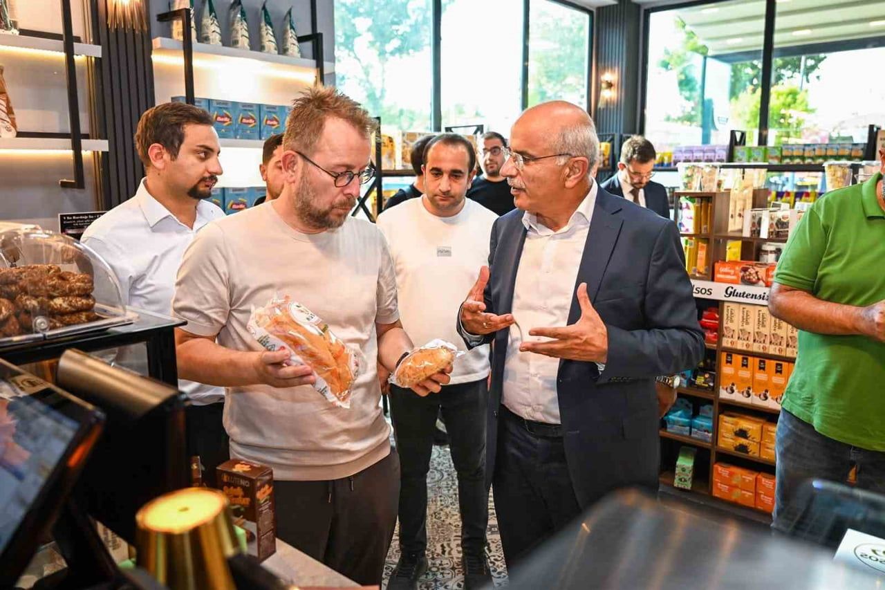 ÜNLÜ ŞEF VE GASTRONOMİ ARAŞTIRMACISI ÖMÜR AKKOR, MALATYA MUTFAĞININ TÜRKİYE'NİN EN GÜÇLÜ...