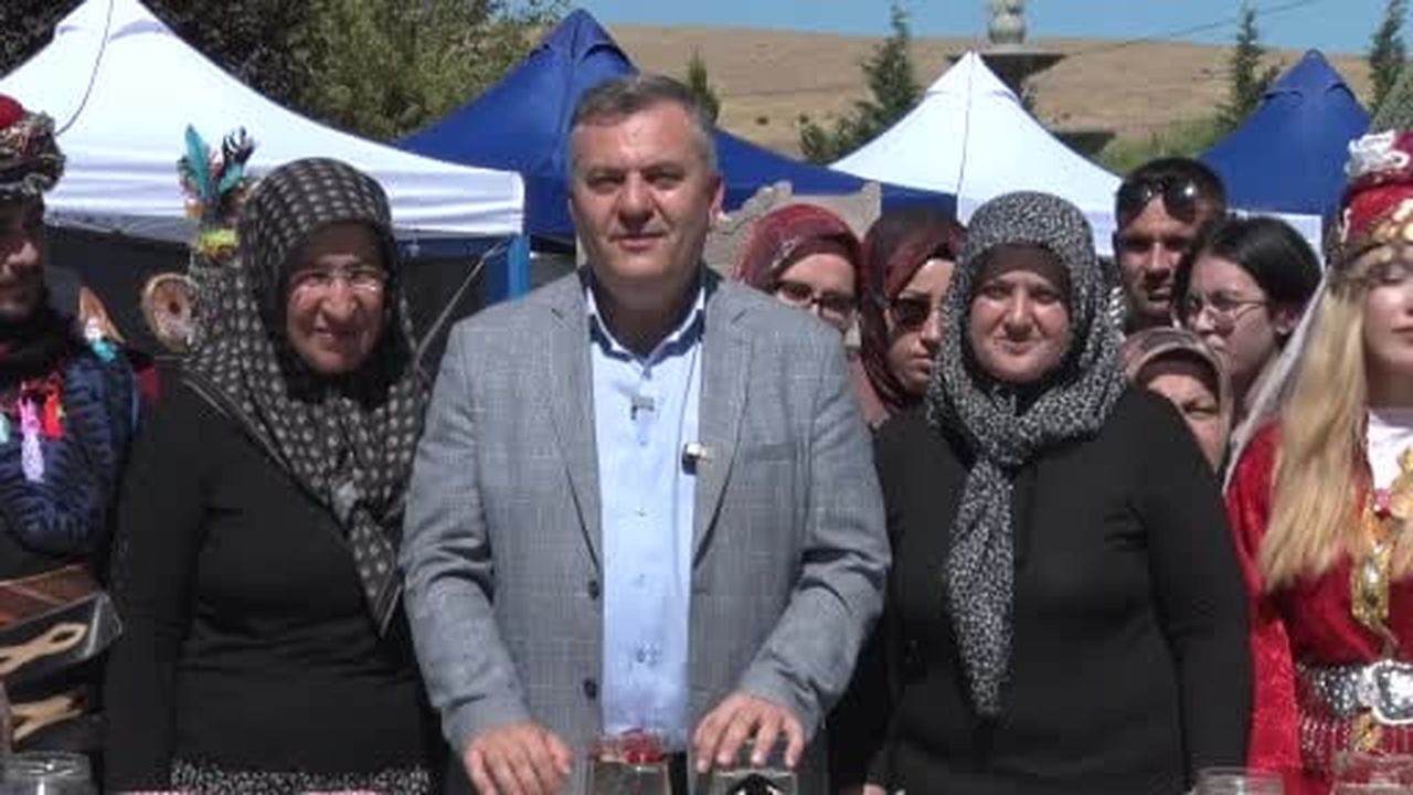 Çubuk’ta Turşu Festivali, ilk gününde renkli görüntülere sahne oldu