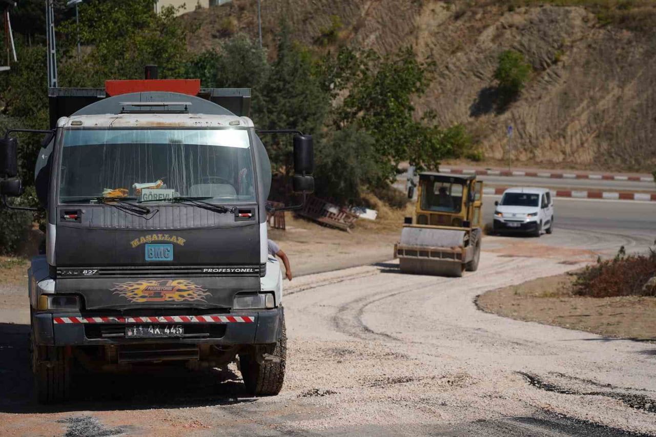 YENİ CADDE VE SOKAKLAR ULAŞIMA AÇILIYOR KALDIRIMLAR YENİLENİYOR