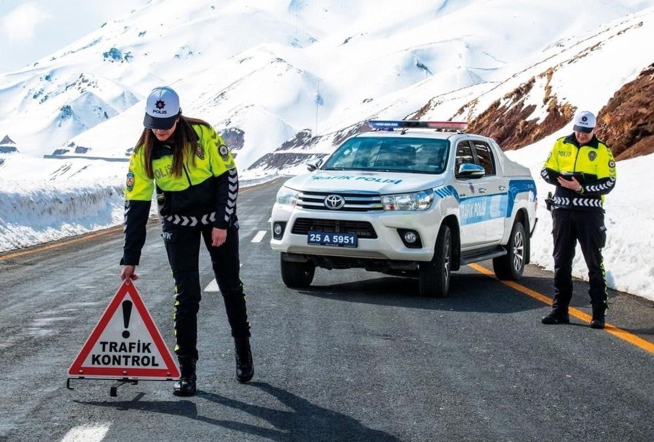 ERZURUM’DA POLİS VE JANDARMA SORUMLULUK BÖLGELERİNDE TEMMUZ AYINDA 248 ÖLÜMLÜ-YARALANMALI TRAFİK...