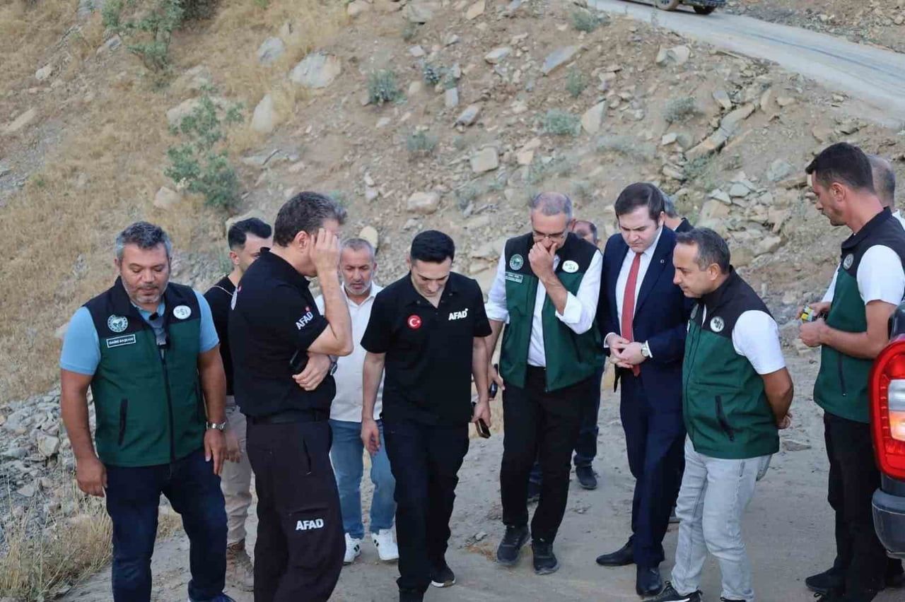 ŞIRNAK’IN ULUDERE İLÇESİNE BAĞLI TAŞDELEN KÖYÜNDE, OLASI HEYELAN VE TAŞKIN RİSKLERİNE KARŞI...
