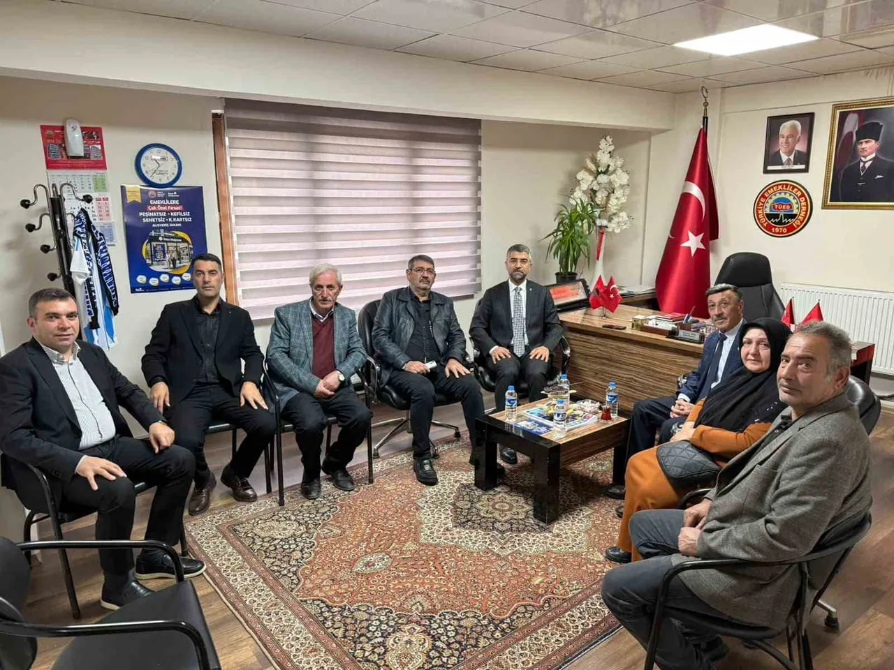 AK PARTİ ERZURUM İL BAŞKANI İBRAHİM KÜÇÜKOĞLU, EMEKLİLER DERNEĞİ ERZURUM ŞUBESİ’Nİ ZİYARET EDEREK...