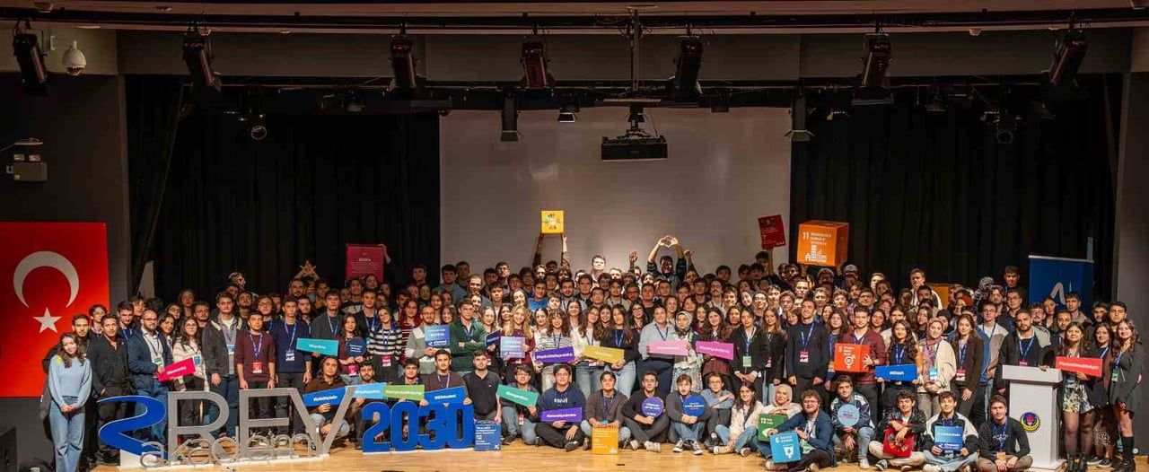 RÖNESANS EĞİTİM VAKFI'NIN 2026-2027 BURS BAŞVURULARI BAŞLADI