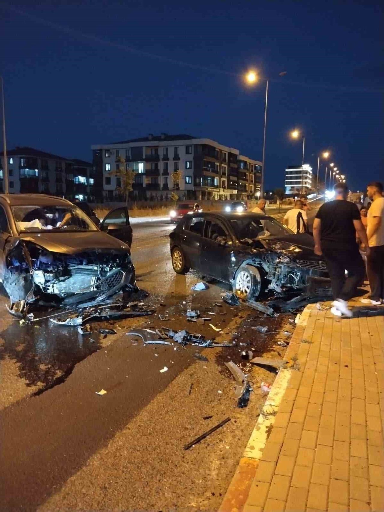 KAZA, DÜN GECE SAATLERİNDE 8 KASIM MAHALLESİ MİLLET CADDESİ’NDE MEYDANA GELDİ. EDİNİLEN BİLGİYE...